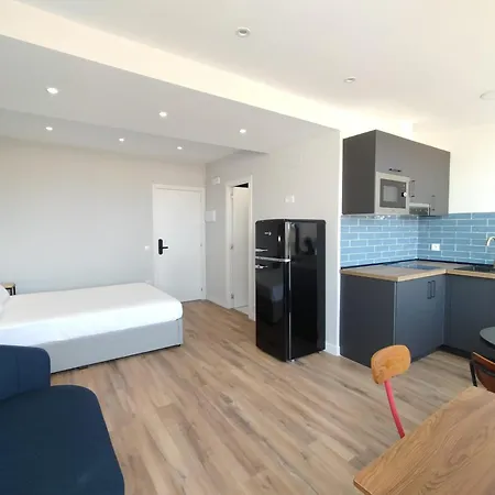 Dona Urraca By Gaiarooms דירה